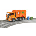 Camión de basura de juguete MAN TGA naranja a escala 1:16 con funciones de carga y descarga.