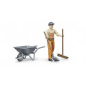 Set de trabajador municipal Bruder con figura articulada, carretilla, pala y escoba de juguete.