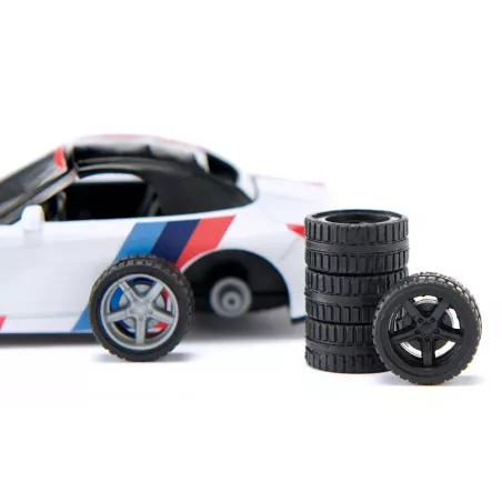 Miniatura de coche BMW Z4 M40i a escala 1:50 con puertas practicables y piezas de metal.