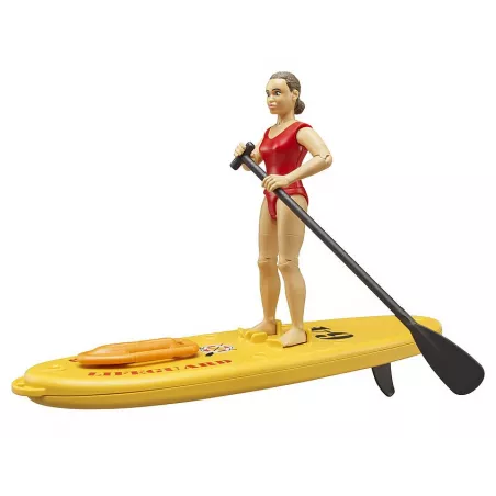 Figura de socorrista bworld de Bruder con tabla de paddle surf y boya de rescate.