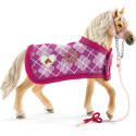 Set de diseño Horse Club Sofia de Schleich con semental andaluz, manta y accesorios de juguete para niños.