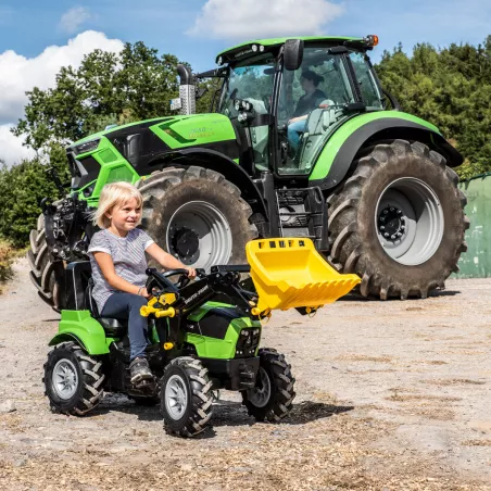 Tractor Deutz-fahr Agrotron con pala y ruedas neumaticas a pedales