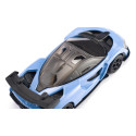 Coche de juguete McLaren Senna en miniatura de metal y plástico con detalles realistas.