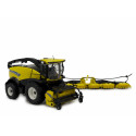 Cosechadora New Holland FR 780 a escala 1:32 de Marge Models con cabezal de maíz y pick-up.