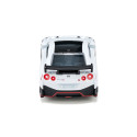 Coche de juguete Nissan GT-R Nismo en miniatura de metal y plástico resistente.
