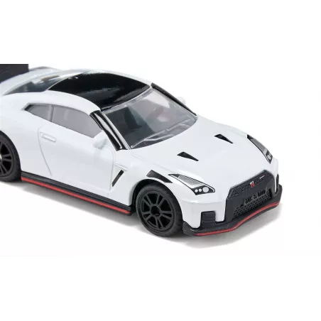 Coche de juguete Nissan GT-R Nismo en miniatura de metal y plástico resistente.