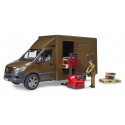Furgoneta de juguete Mercedes Benz Sprinter de UPS a escala 1:16 con figura de repartidor y accesorios Bruder.