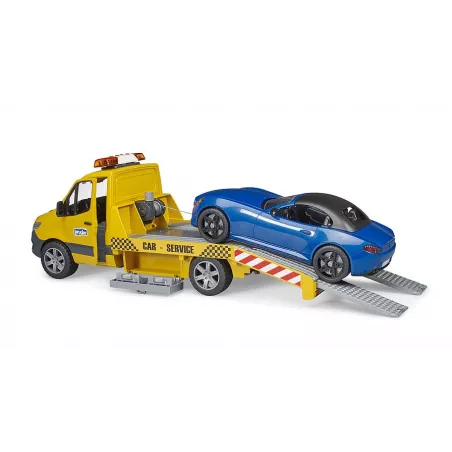 Portacoches de juguete Mercedes-Benz Sprinter de Bruder a escala 1:16 con luces, sonido y coche deportivo Roadster.