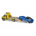 Portacoches de juguete Mercedes-Benz Sprinter de Bruder a escala 1:16 con luces, sonido y coche deportivo Roadster.