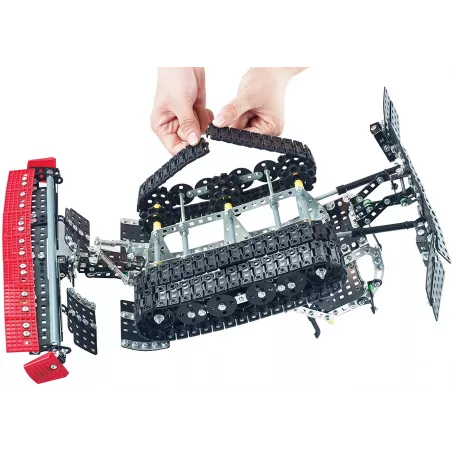 Maqueta metálica detallada del pisanieves Prinoth Leitwolf a escala 1:16 para coleccionistas de modelismo.