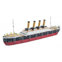 Maqueta metálica detallada del barco Titanic de 68 cm y 1871 piezas para modelismo y colección.