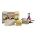 Tienda bworld DHL | Centro de paquetería con montacargas