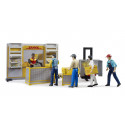 Tienda bworld DHL | Centro de paquetería con montacargas