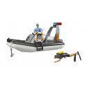 Bote de policía de juguete BRUDER escala 1:16 con figuras de policía, buceador bworld y accesorios.
