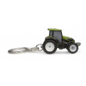 Réplica a escala del tractor Valtra G135 en color verde metalizado con detalles realistas de metal.