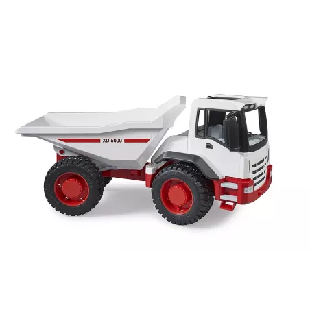 Camión dumper de juguete BRUDER con dirección articulada y caja de carga basculante para niños.