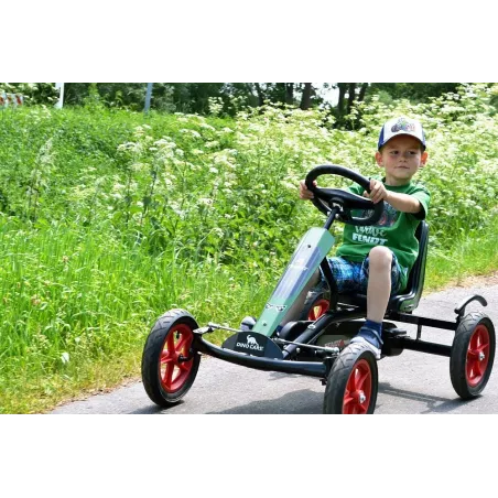 Kart a pedales Speedy Fendt BF1 con estructura metálica robusta y neumáticos de marcha suave para niños.