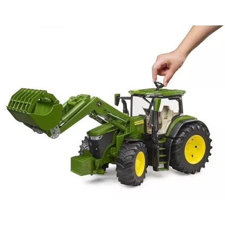 Tractor de juguete John Deere 7R 350 a escala 1:16 con cargador frontal funcional Bruder.