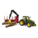 Tractor de juguete John Deere 7R 350 a escala 1:16 con remolque forestal y cuatro troncos de madera Bruder.