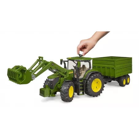 Tractor de juguete John Deere 7R 350 con pala frontal y remolque basculante Bruder.
