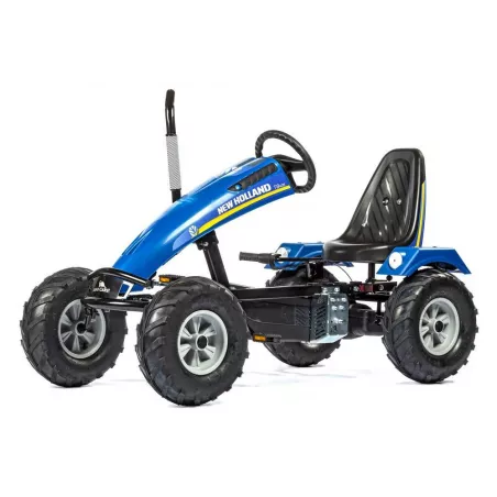 Kart de pedales infantil Track BF3 New Holland con tres marchas y diseño de tractor