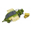 Empacadora de juguete Krone BiG Pack 1290HDP VC de Bruder a escala 1:16 con dos pacas de heno.