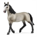 Yegua de juguete Cheval de Selle Français de Schleich con diseño realista y atlético para salto ecuestre.