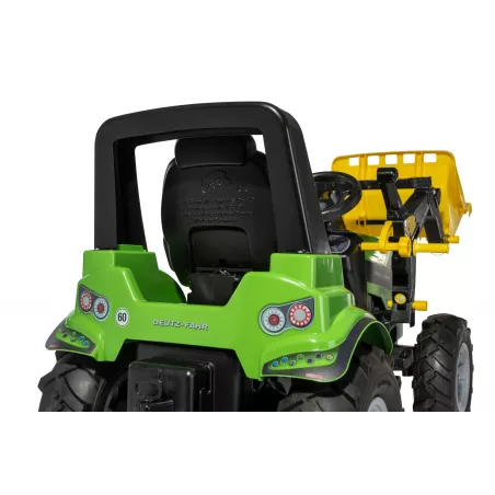 Tractor a pedales infantil Deutz 8280 TTV Rolly Toys con cargador frontal desmontable y ruedas neumáticas.