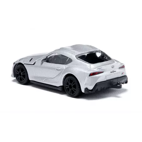 Coche a escala Toyota GR Supra en color plata carbón con carrocería de metal fundido y llantas de goma.