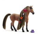 Semental Akhal-Teke Beauty Horse de Schleich con crin larga para peinar y accesorios de peluquería equina.