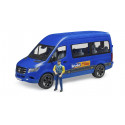 Juguete Mercedes-Benz Sprinter Transfer de Bruder con figura de conductor y puerta corredera.