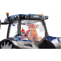 Tractor New Holland T7 de Siku a escala 1:32 edición limitada de Navidad con Papá Noel al volante.