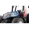 Tractor New Holland T7 de Siku a escala 1:32 edición limitada de Navidad con Papá Noel al volante.