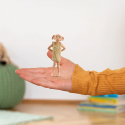 Figura coleccionable de Dobby el elfo doméstico de Schleich, pintada a mano con detalles de Harry Potter.
