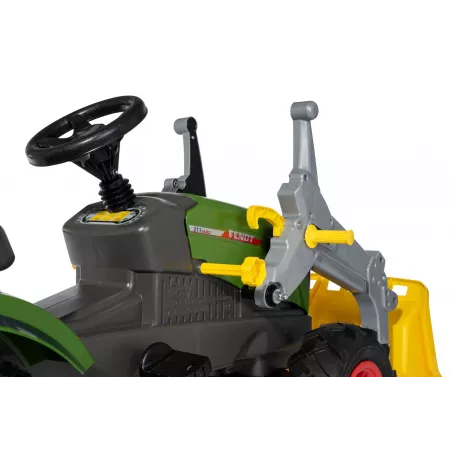 Tractor Fendt 211 Vario con pala a pedales