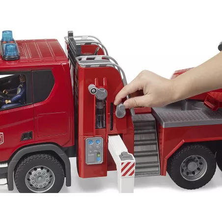Camión de bomberos de juguete Scania Super 560R de Bruder a escala 1:16 con escalera extensible.