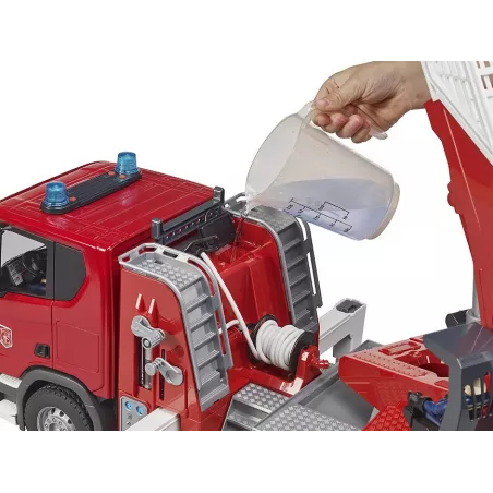 Camión de bomberos de juguete Scania Super 560R de Bruder a escala 1:16 con escalera extensible.