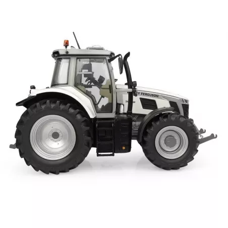 Miniatura a escala del tractor Massey Ferguson 7S.190 White Edition de Universal Hobbies en color blanco.