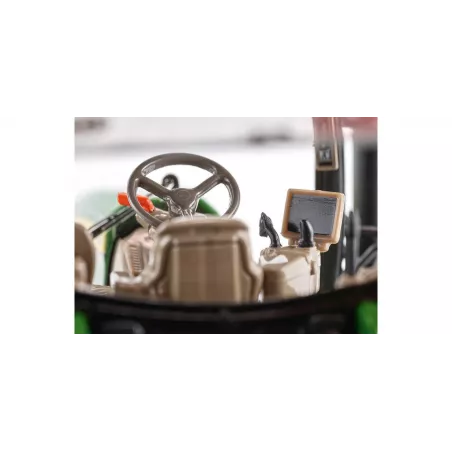 Réplica a escala 1:32 del tractor John Deere 6R 250 de Wiking, miniatura agrícola de colección.