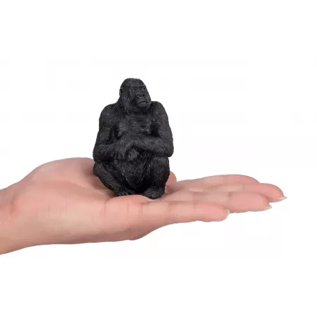 Figura realista de gorila hembra pintada a mano para juego educativo y colección.