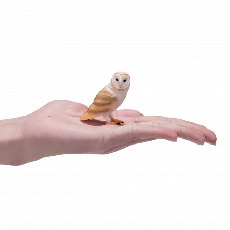 Figura decorativa de lechuza común con diseño realista y detallado para estantería o escritorio.