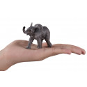 Figura realista de bebé elefante africano de juguete pintada a mano para coleccionistas y juego educativo.