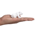 Figura coleccionable de oso polar sentado de Mojo pintada a mano