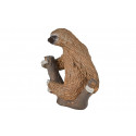 Figura decorativa detallada de un perezoso de dos dedos para estantería o escritorio.