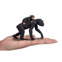 Figura realista de chimpancé con su cría abrazada de Mojo, juguete educativo pintado a mano.